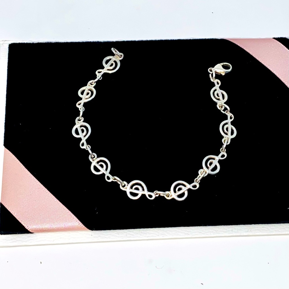 6.5” sterling silver 🎼 treble clef 🎼 bracelet